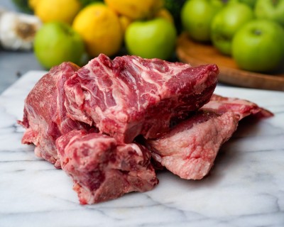 Свинина на кости охлаждённая 1 кг - купить в Кажлодке